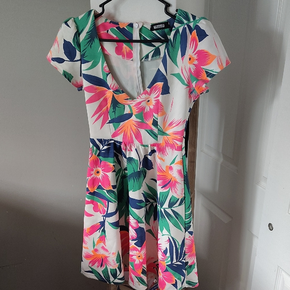 Missguided Vibrant Floral Print Dress